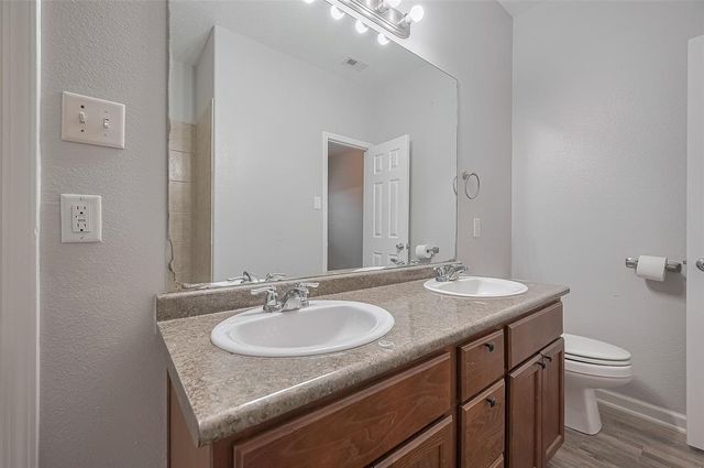 5009 Willow Point Drive, Conroe, TX 77303
