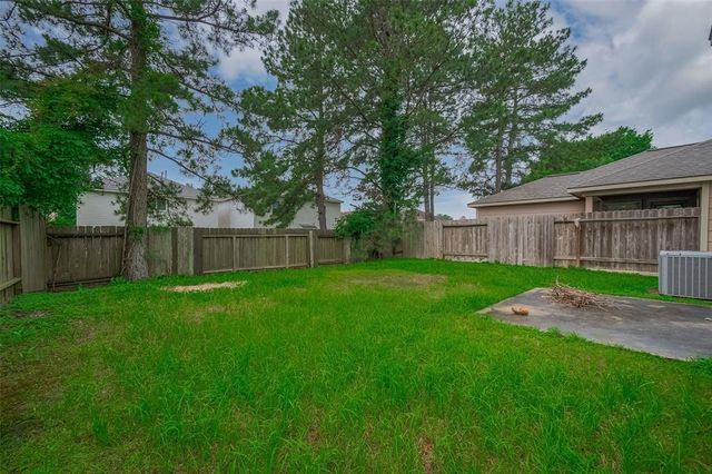 5009 Willow Point Drive, Conroe, TX 77303