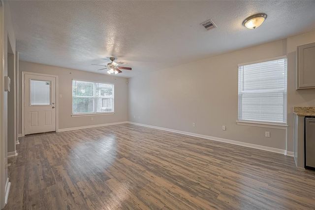 5009 Willow Point Drive, Conroe, TX 77303
