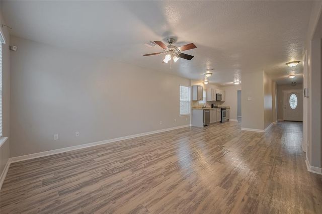 5009 Willow Point Drive, Conroe, TX 77303