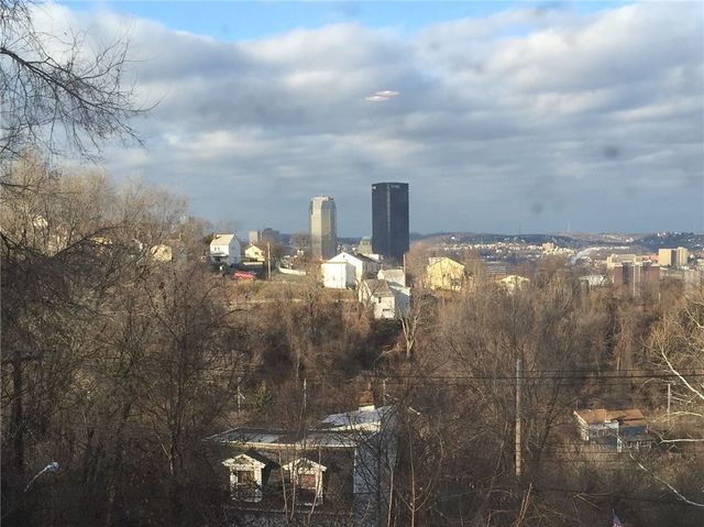 963 Manton Way, Allentown, PA 15210