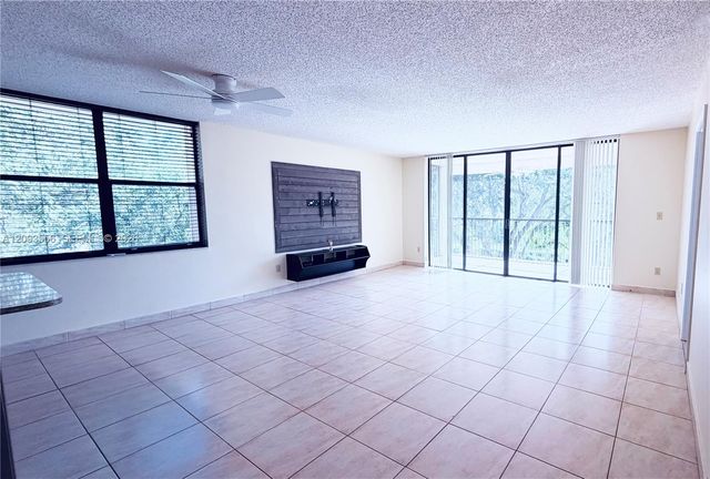 6800 Cypress Road 401, Plantation, FL 33317