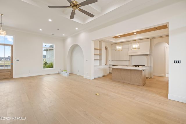 105 Summit Heights Dr, Youngsville, LA 70592
