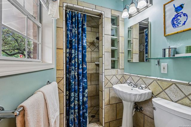 103 Tamworth, Castle Hills, TX 78213