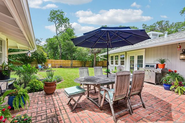 103 Tamworth, Castle Hills, TX 78213