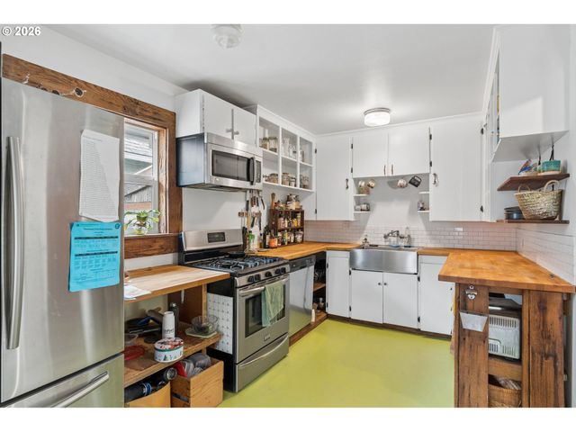 6356 Ne DURHAM Ave, Portland, OR 97211