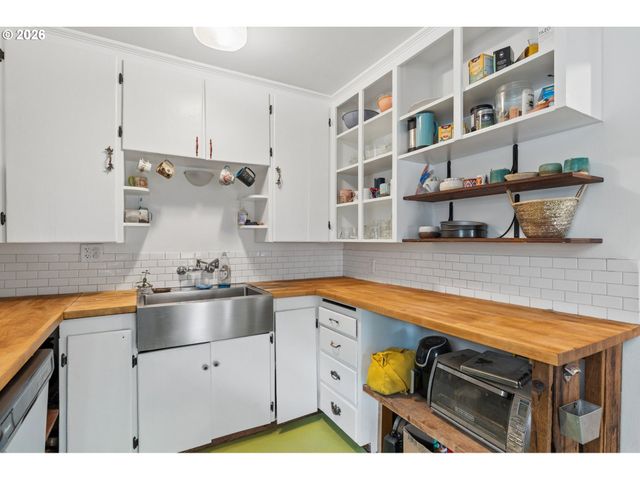 6356 Ne DURHAM Ave, Portland, OR 97211