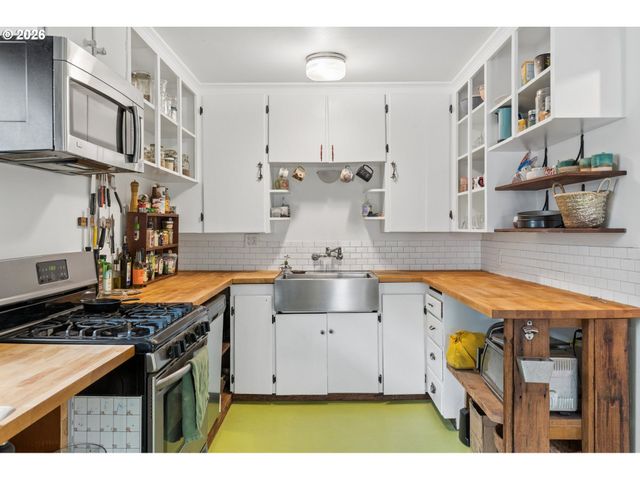 6356 Ne DURHAM Ave, Portland, OR 97211