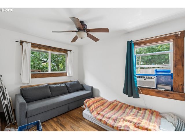 6356 Ne DURHAM Ave, Portland, OR 97211