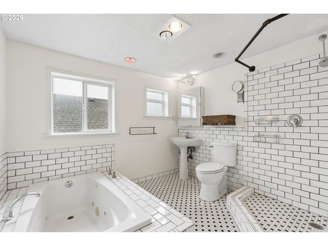 6356 Ne DURHAM Ave, Portland, OR 97211