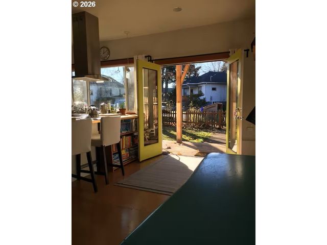 6356 Ne DURHAM Ave, Portland, OR 97211