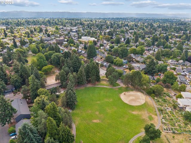 6356 Ne DURHAM Ave, Portland, OR 97211