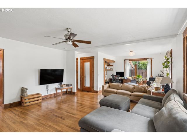6356 Ne DURHAM Ave, Portland, OR 97211