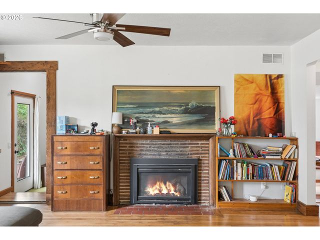6356 Ne DURHAM Ave, Portland, OR 97211