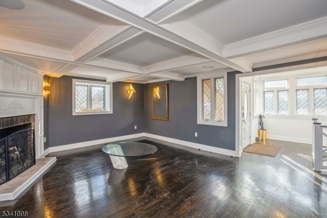 88 W Main St, Mendham Boro, NJ 07945