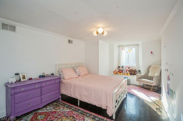 88 W Main St, Mendham Boro, NJ 07945