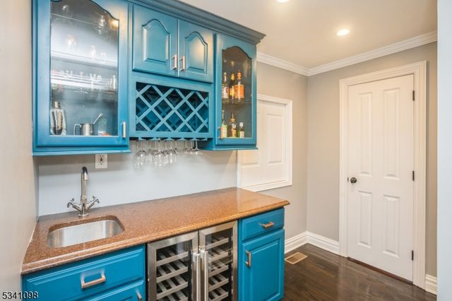 88 W Main St, Mendham Boro, NJ 07945