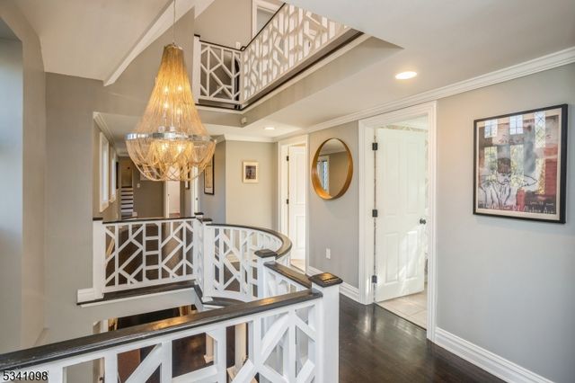 88 W Main St, Mendham Boro, NJ 07945