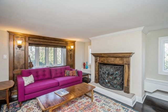88 W Main St, Mendham Boro, NJ 07945