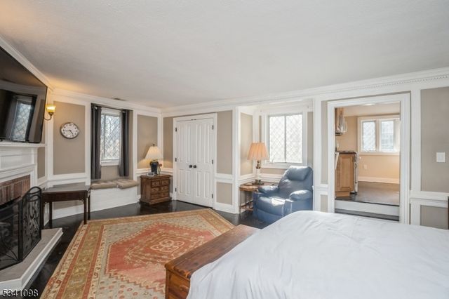 88 W Main St, Mendham Boro, NJ 07945