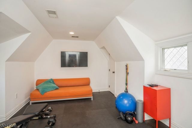 88 W Main St, Mendham Boro, NJ 07945