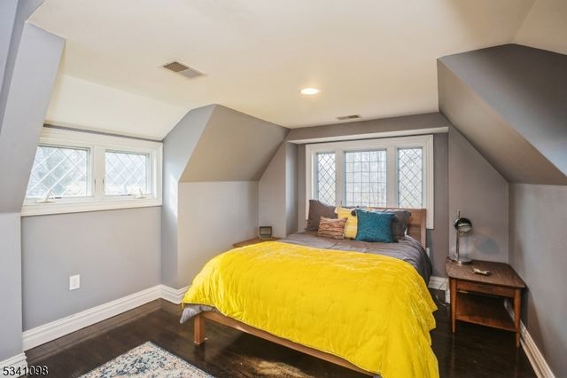 88 W Main St, Mendham Boro, NJ 07945