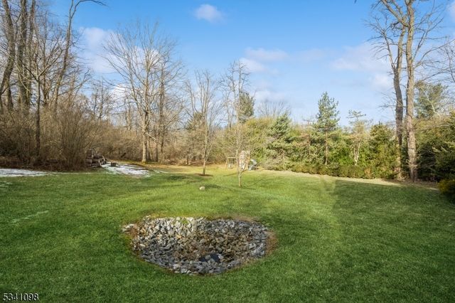 88 W Main St, Mendham Boro, NJ 07945