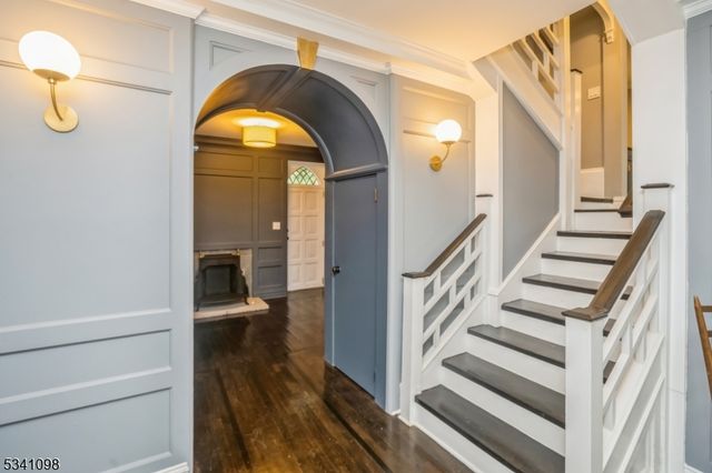 88 W Main St, Mendham Boro, NJ 07945