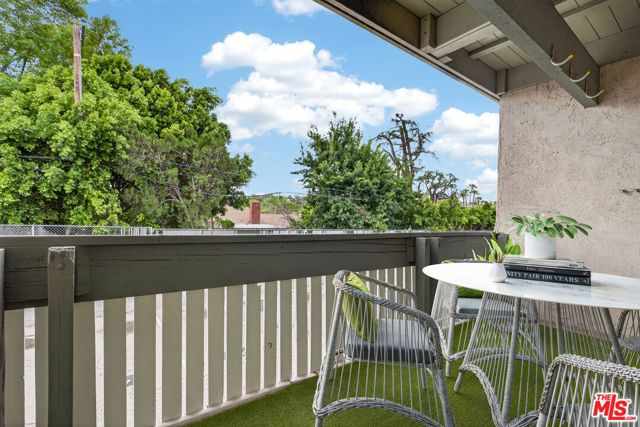 8601 International Avenue 122, Canoga Park (los Angeles), CA 91304