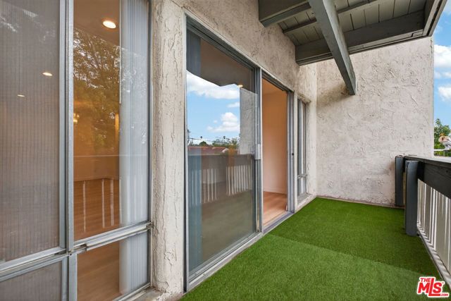 8601 International Avenue 122, Canoga Park (los Angeles), CA 91304