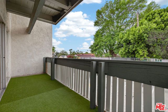 8601 International Avenue 122, Canoga Park (los Angeles), CA 91304