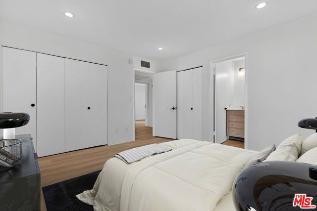 8601 International Avenue 122, Canoga Park (los Angeles), CA 91304