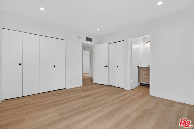 8601 International Avenue 122, Canoga Park (los Angeles), CA 91304