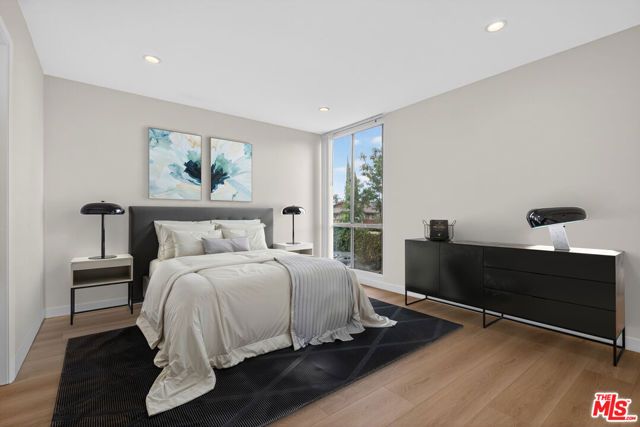 8601 International Avenue 122, Canoga Park (los Angeles), CA 91304