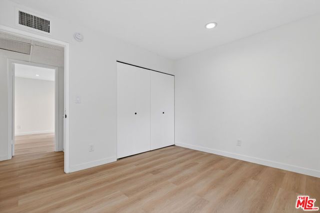 8601 International Avenue 122, Canoga Park (los Angeles), CA 91304