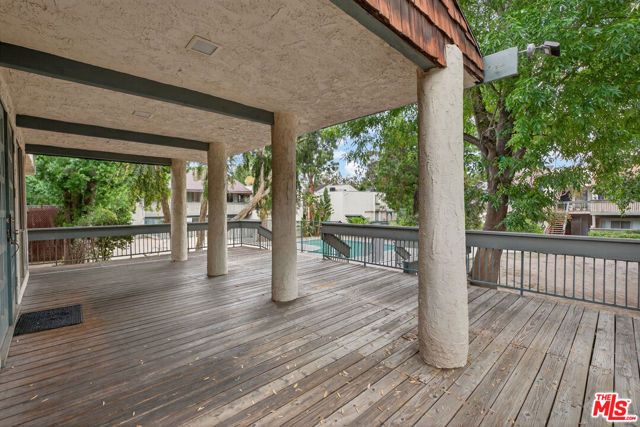 8601 International Avenue 122, Canoga Park (los Angeles), CA 91304