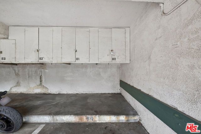 8601 International Avenue 122, Canoga Park (los Angeles), CA 91304