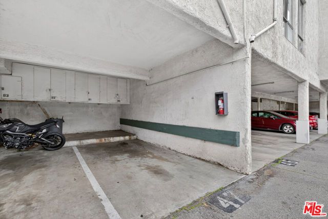 8601 International Avenue 122, Canoga Park (los Angeles), CA 91304