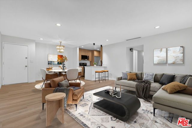 8601 International Avenue 122, Canoga Park (los Angeles), CA 91304