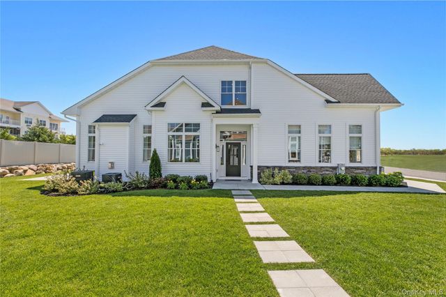 140 Celine Lane 12, Yaphank, NY 11980