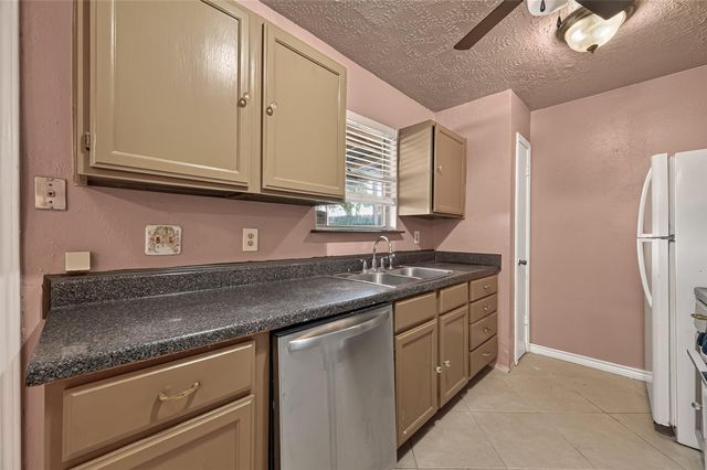 10706 Thorncliff Drive, Humble, TX 77396