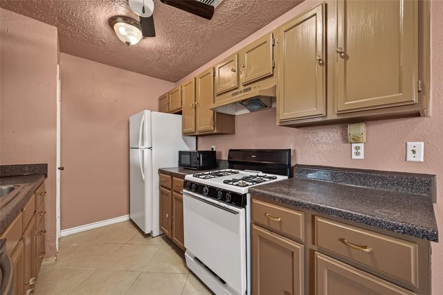 10706 Thorncliff Drive, Humble, TX 77396