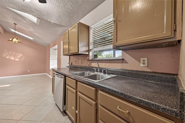 10706 Thorncliff Drive, Humble, TX 77396