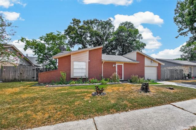 10706 Thorncliff Drive, Humble, TX 77396