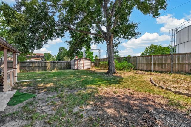 10706 Thorncliff Drive, Humble, TX 77396