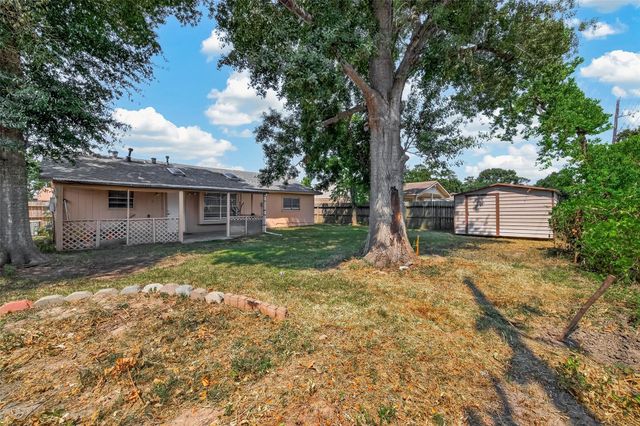 10706 Thorncliff Drive, Humble, TX 77396