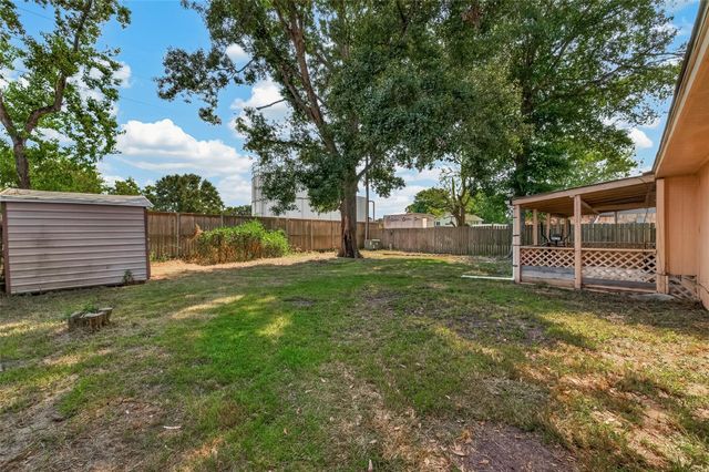 10706 Thorncliff Drive, Humble, TX 77396