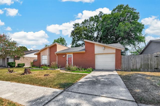 10706 Thorncliff Drive, Humble, TX 77396