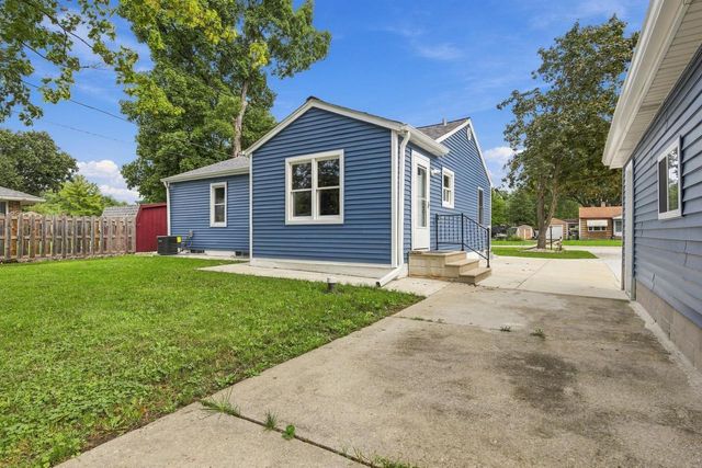 W190S7635 Circle DRIVE, Muskego, WI 53150