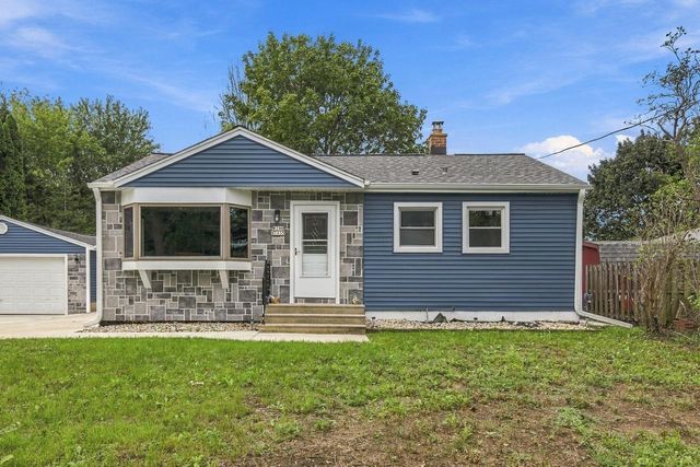 W190S7635 Circle DRIVE, Muskego, WI 53150